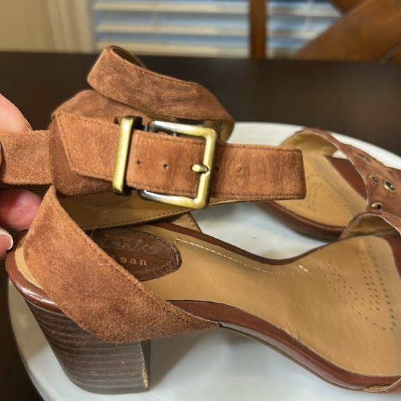 CLARKS Women's RALENE SHEEN Open Toe Sandals Stacked Heel Dark Tan Size 6.5 - Picture 14 of 17